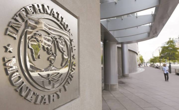 Fondo Monetario Internacional apura a México abordar debilidades antilavado