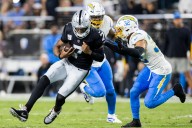 Raiders’ Geno Smith struggles in loss to Chargers on ‘Monday Night Football’