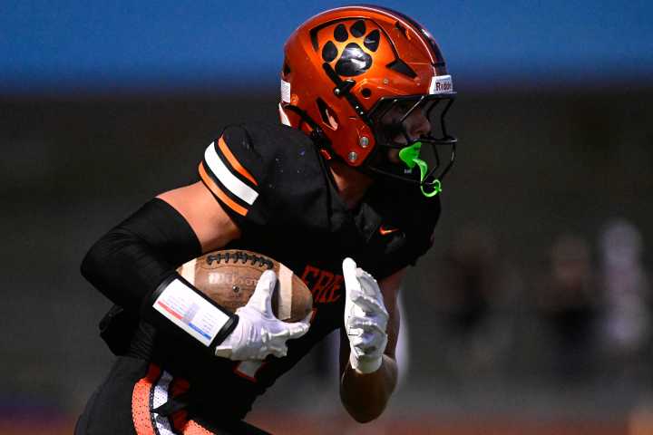 Behind Lincoln Hageman, Erie football stuns Broomfield in thriller