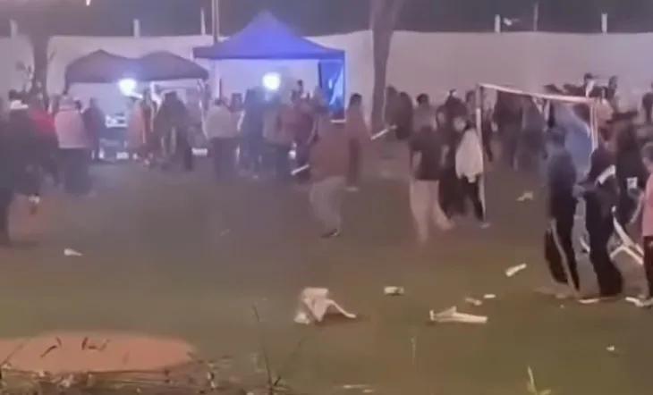 La ausencia de "Los Bybys" desató la bronca en La Merced: Rebencazos, daños y balas de goma