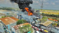 Explosión y voraz incendio afectan a almacén de hidrocarburos en Escobedo
