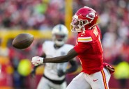 Deadspin | Chiefs WR Xavier Worthy (shoulder) exits on first drive vs. Chargers