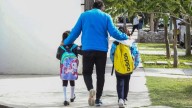 Terror a las redadas del ICE: así afecta a la salud mental de los niños hispanos el miedo a las deportaciones