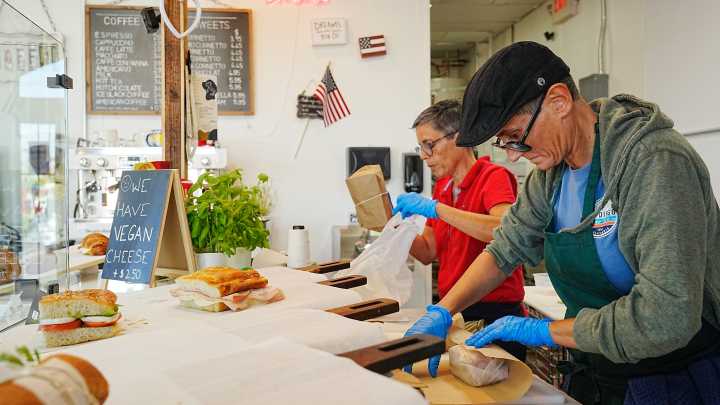 Les Filles Cafe opens in Cathedral City offering French and Italian fare