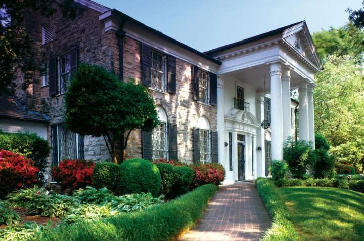 Graceland Scam: Woman Sentenced to Prison Over Fraud Scheme to Auction Off Elvis Presley’s Mansion