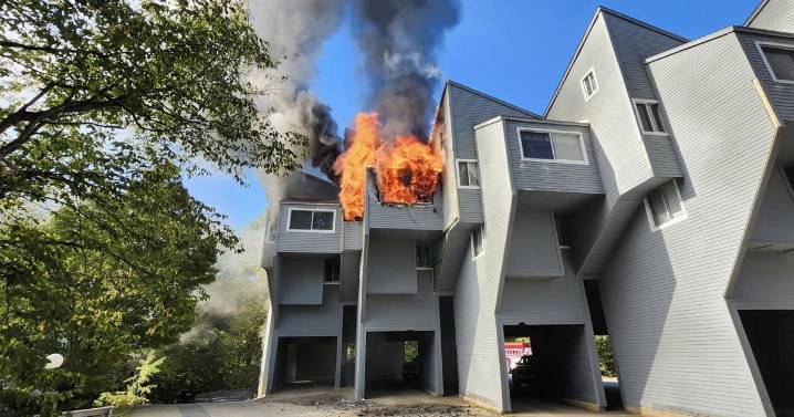 One firefighter injured in Campton fire that drew help from 21 companies