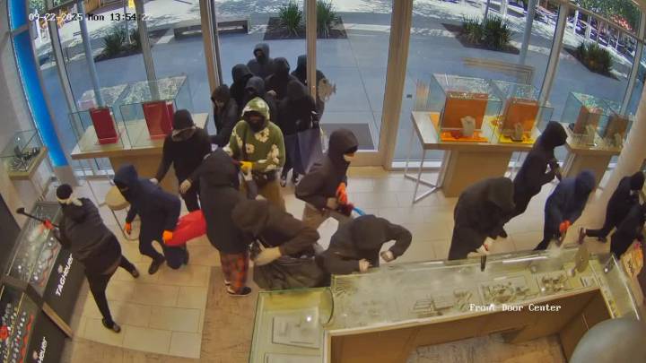 Shocking surveillance video of San Ramon jewelry store being ransacked