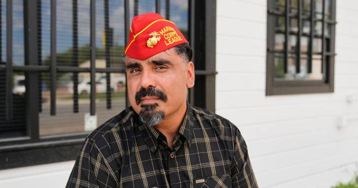 Veteranos sin ciudadanía temen ser deportados bajo las políticas de Trump