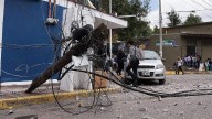 Tráiler tira poste y deja tres heridos en la colonia Aquiles Serdán; una mujer estaba embarazada