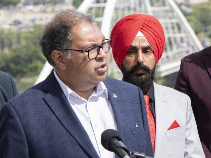 Nenshi says Chinese EV tariffs outside his 'pay grade'