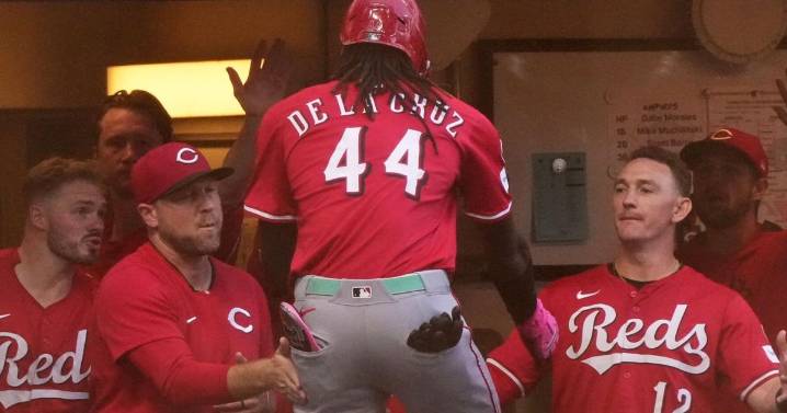 Reds earn 1st playoff berth since 2020 as they capitailze on Mets' big fade