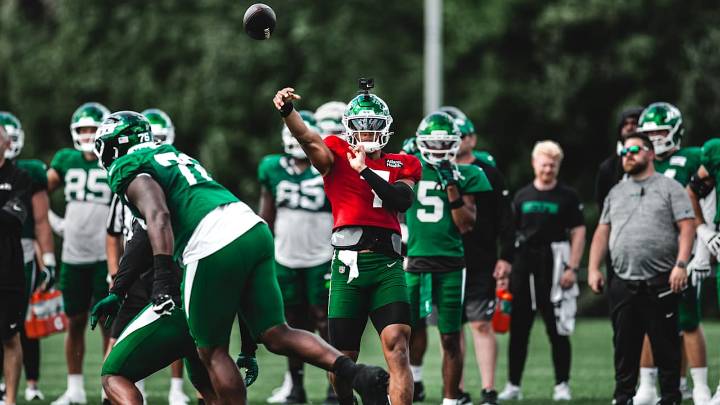 Justin Fields, as Opening Day Draws Near, Isn't into the Hype: It's All About Ball