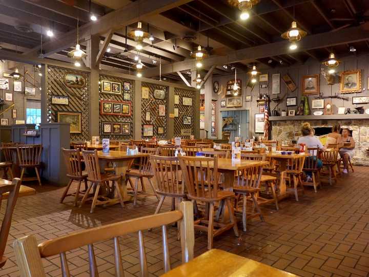 Popular restaurant chain ends renovation plans after backlash from customers