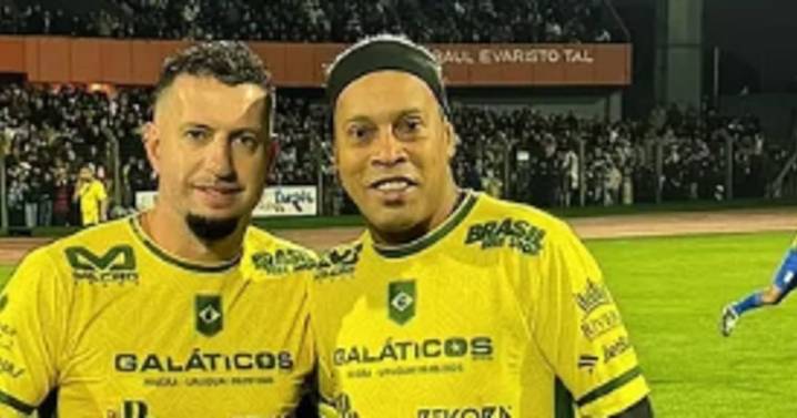 El golazo con el que Ronaldinho sorprende en un partido benéfico