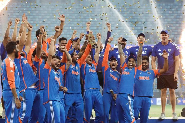 Team India players refuse to accept Asia Cup trophy from PCB chief Naqvi