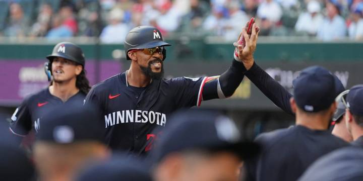 Byron Buxton hits two home runs in series finale vs. Rangers