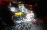 Sorprenden a tres hombres robando maquinaria y bicicletas en empresa