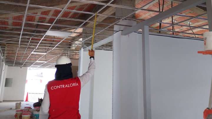 Contraloría detecta pagos indebidos y fallas en obra de la UNTRM