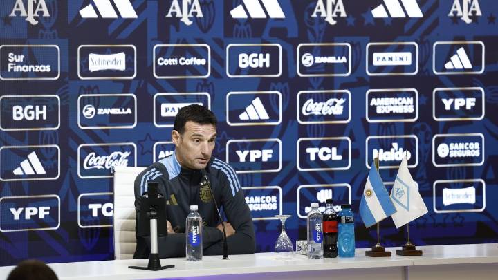 Scaloni afirmó que no habló del Mundial con Messi