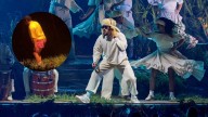 Bad Bunny se lesiona en concierto y fans lo critican duramente
