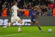 Jugador del PSG rindió un examen escolar antes de partido de liga