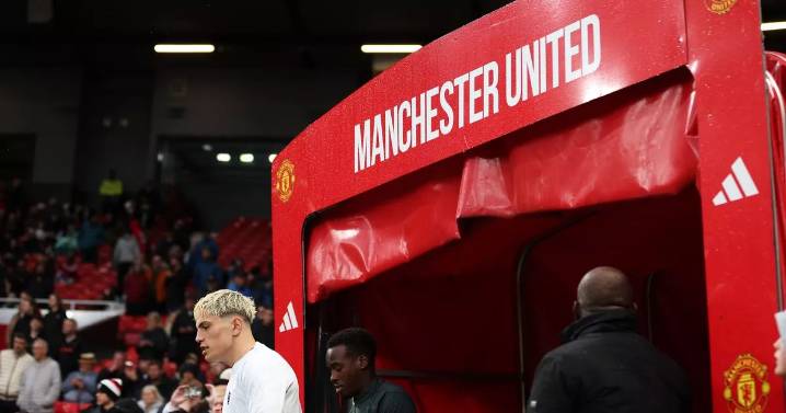 Alejandro Garnacho Man Utd reception speaks volumes upon Old Trafford return
