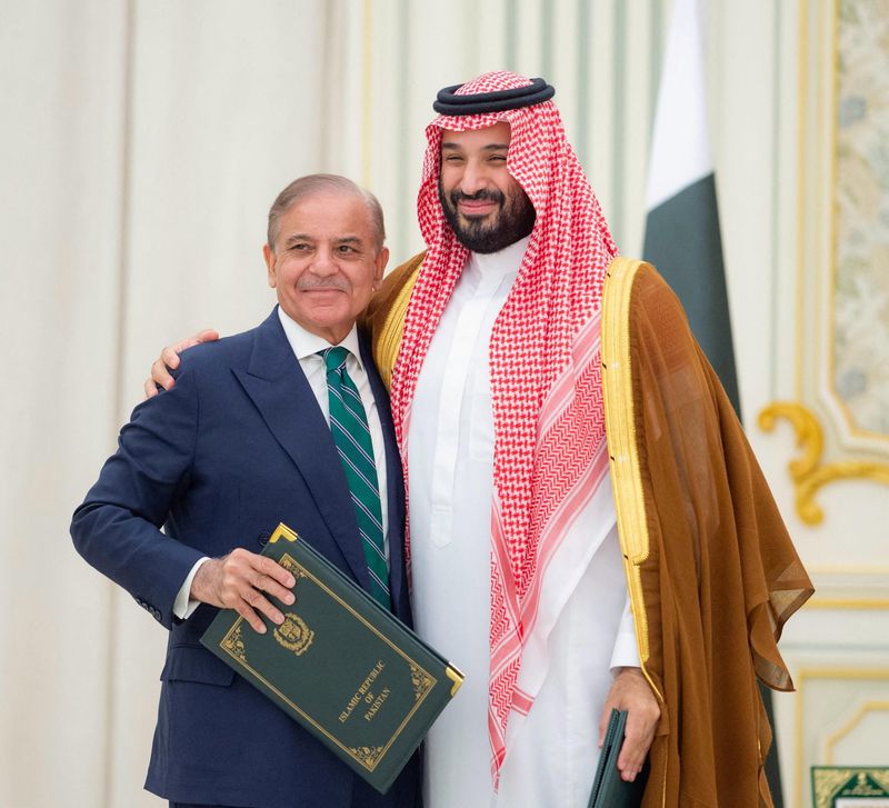 Analysis-Saudi pact puts Pakistan's nuclear umbrella into Middle East security picture