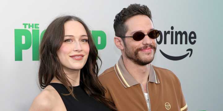 Elsie Hewitt Shows Off Baby Bump on Vacation with Pete Davidson | Elsie Hewitt, Pete Davidson, Pregnant Celebrities