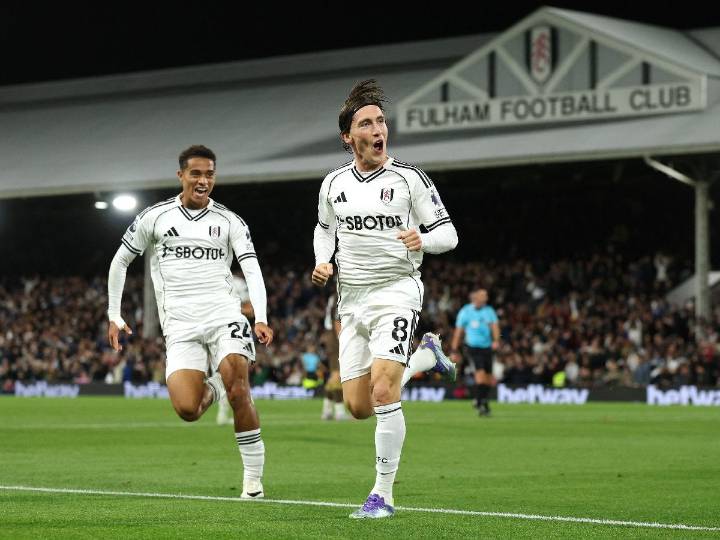 El Fulham vence al Brentford; Raúl Jiménez entró de cambio