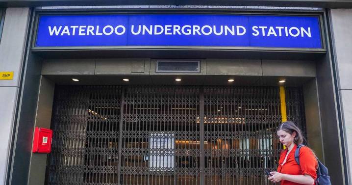 Striking Tube drivers 'demanding two-for-one entry to theme parks including Legoland'