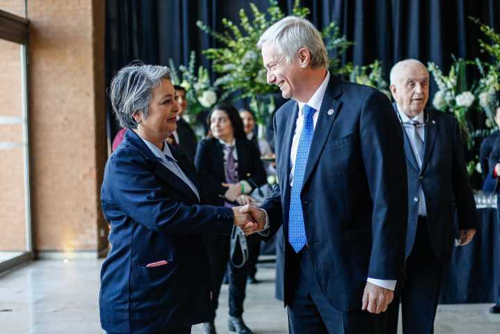 Panel Ciudadano UDD: Kast y Jara empatan en la presidencial, pero candidata oficialista cae en segunda vuelta
