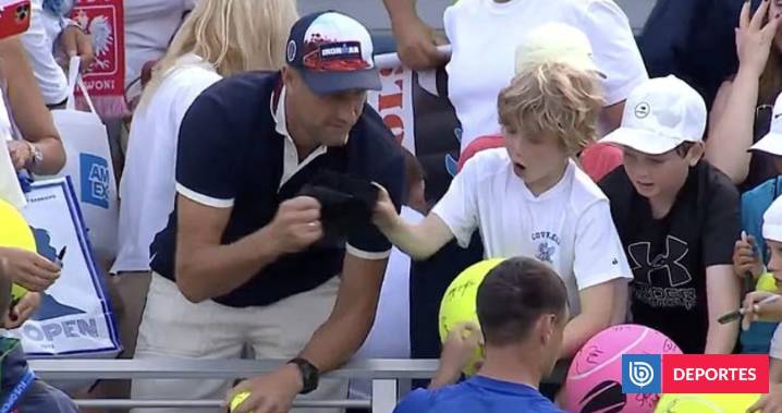 Empresario que robó gorro de tenista a niño en US Open rompió su silencio con "humillante" disculpa