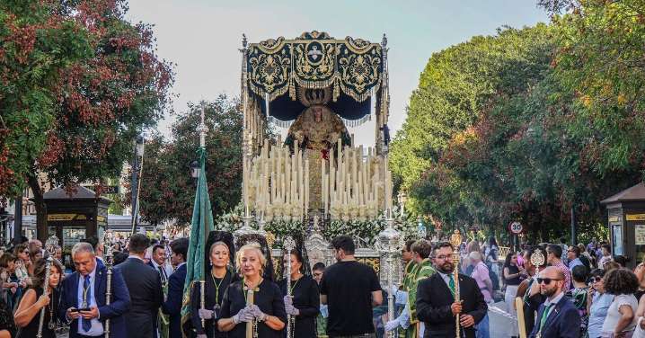 ‘Ven y Camina’: la Virgen de la Esperanza peregrina a las residencias de Guadix