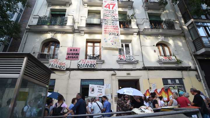 Multan con 1.000 euros a una comunidad de vecinos por publicar en una web las deudas de los propietarios