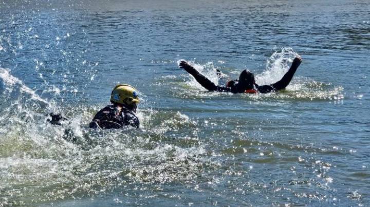Capacitaron a brigadistas en rescate acuático en el Dique Chico