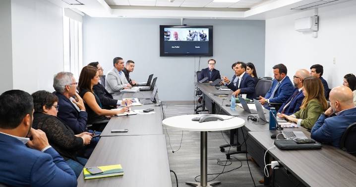 Reconstrucción eléctrica en Puerto Rico: a ocho años del huracán María persisten retrasos y burocracia