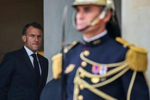 French parliament set to eject PM in blow to Macron