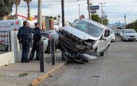 Aparatoso choque deja a mujer herida