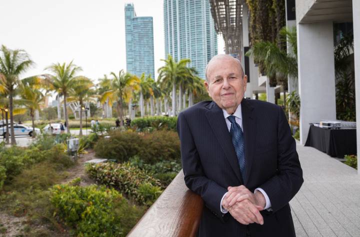 Greenberg Traurig Founder Larry Hoffman Dies at 95