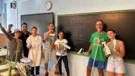 Los profesores del Miguel de Molinos de Zaragoza obligados a pintar las aulas: "Estamos haciendo el trabajo que no nos toca"