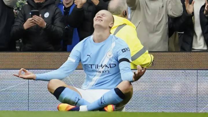 Manchester City aplasta al United en derbi con Haaland como figura