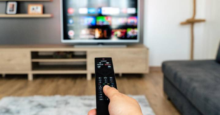 Cómo convertir un viejo televisor en un Smart TV: 4 dispositivos para hacerlo fácil y rápido