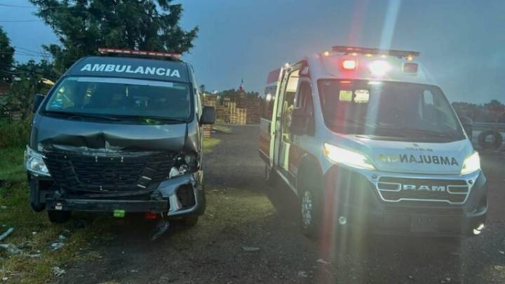 Ambulancia del ayuntamiento Alfajayucan sufre accidente en Tepeji del Río