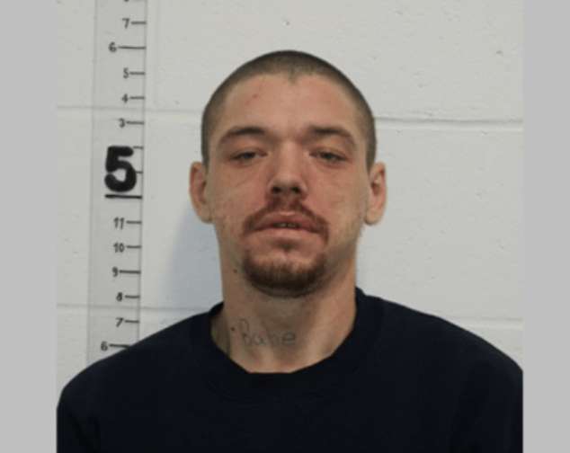 Iqaluit RCMP searching for wanted man