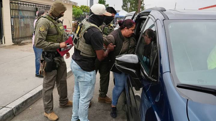 California Democrats lead effort to block federal agencies from sharing immigrants’ personal data with ICE
