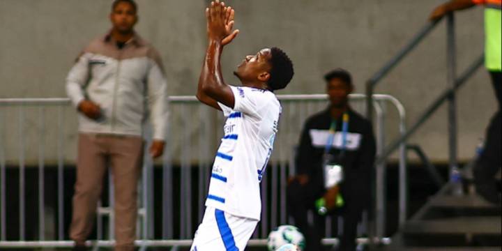 Luis Sinisterra cortó sequía goleadora tras más de un año de espera: así fue su anotación con Cruzeiro