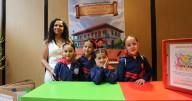 Las niñas compartieron fragmentos de sus obras este miércoles en la Feria del Libro de Manizales