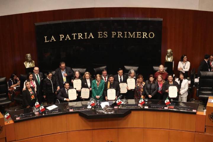 En ceremonia histórica, los nueve ministros de la SCJN rindieron protesta en el Senado