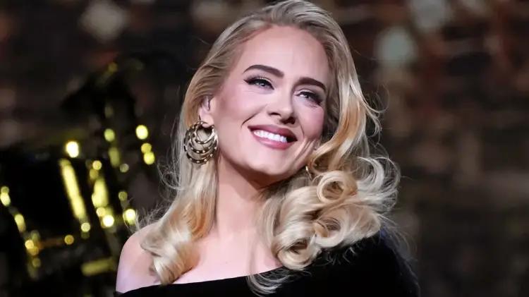 Adele negociaría show en el Super Bowl 2026 según fuentes