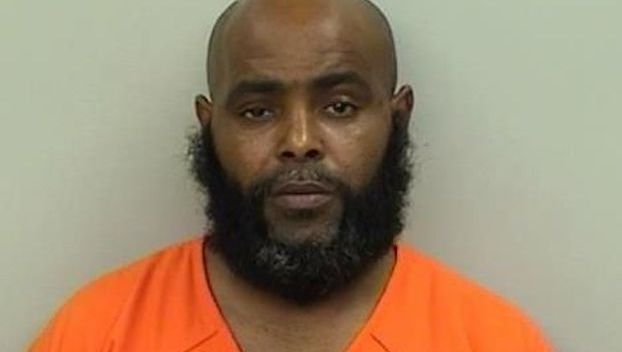 Houston man charged with stealing $10,000 from car at gas station